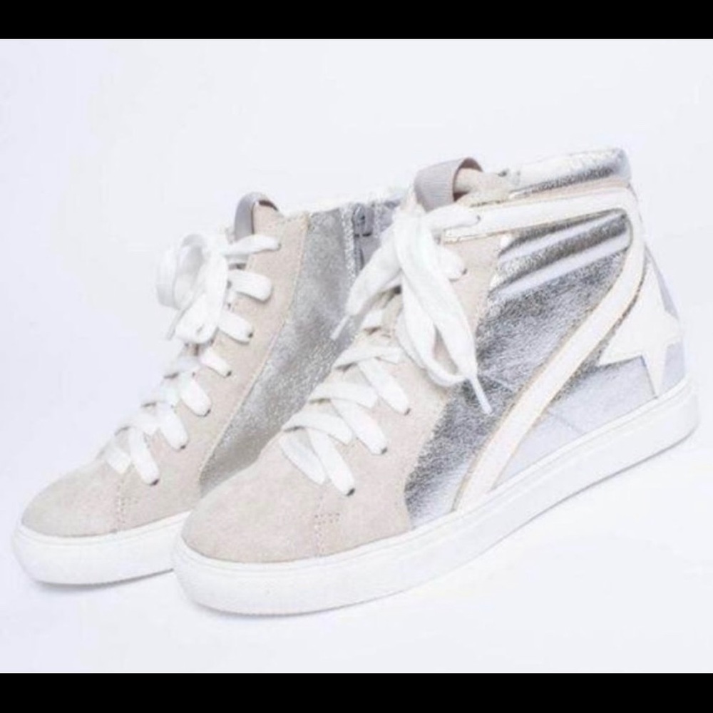 Silver metallic high top sneakers. sz 10 fits lk 9